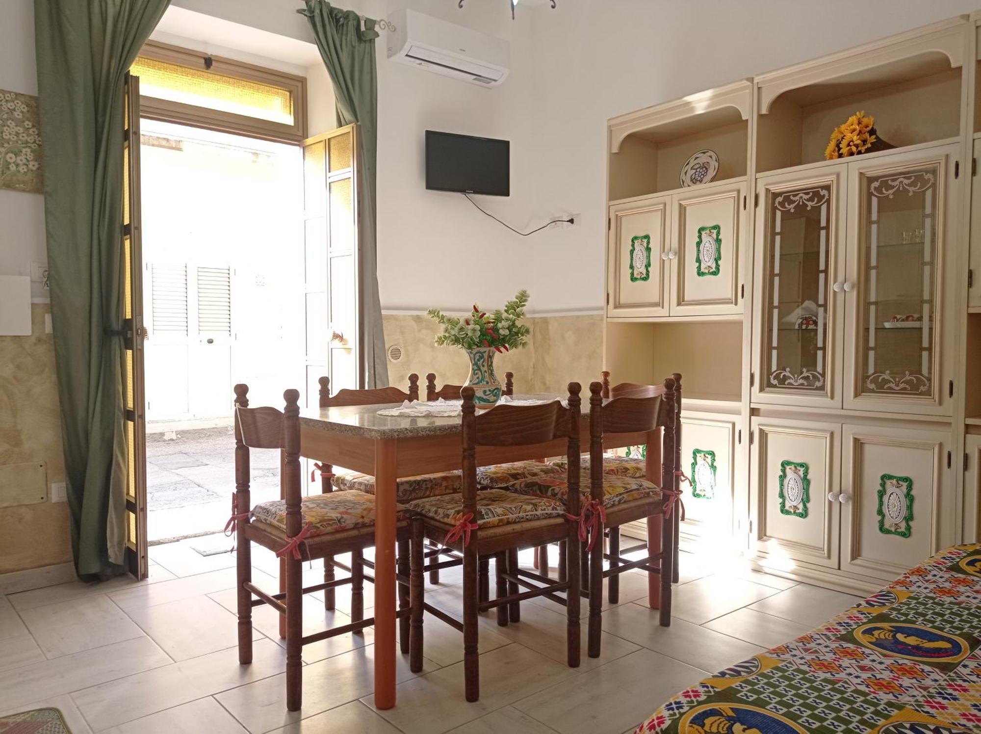 Mary Home - Casa Vacanza Таормина Номер фото